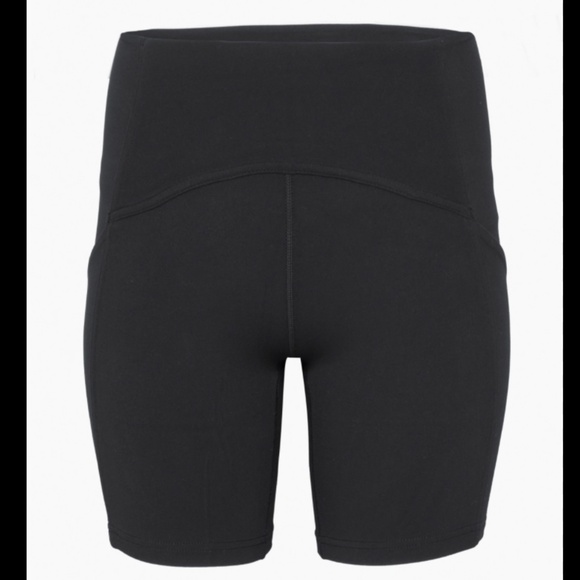 Aritzia TnAction Asset Hi-Rise Shorts - Picture 1 of 5